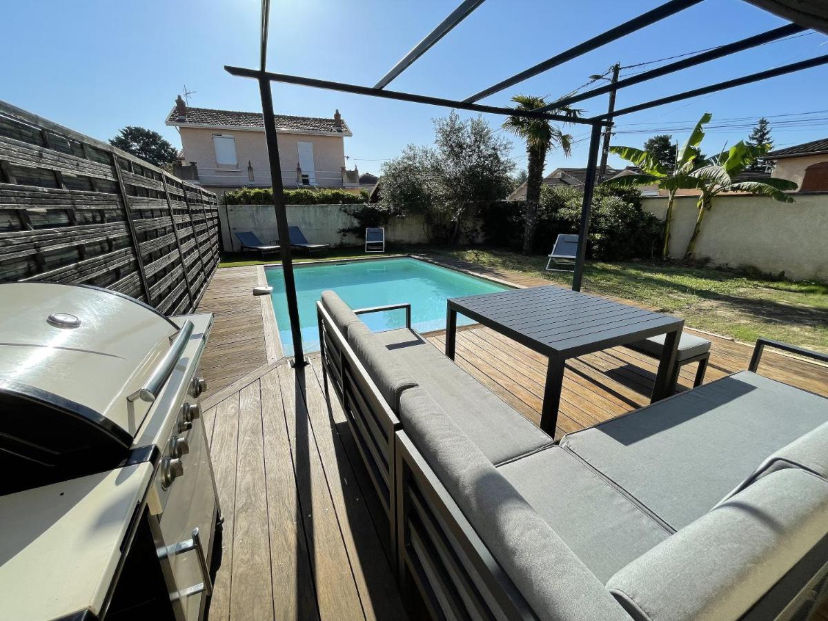 Unique! Jacuzzi Prive 35°C + Cinema Villa Entiere Meyzieu Buitenkant foto