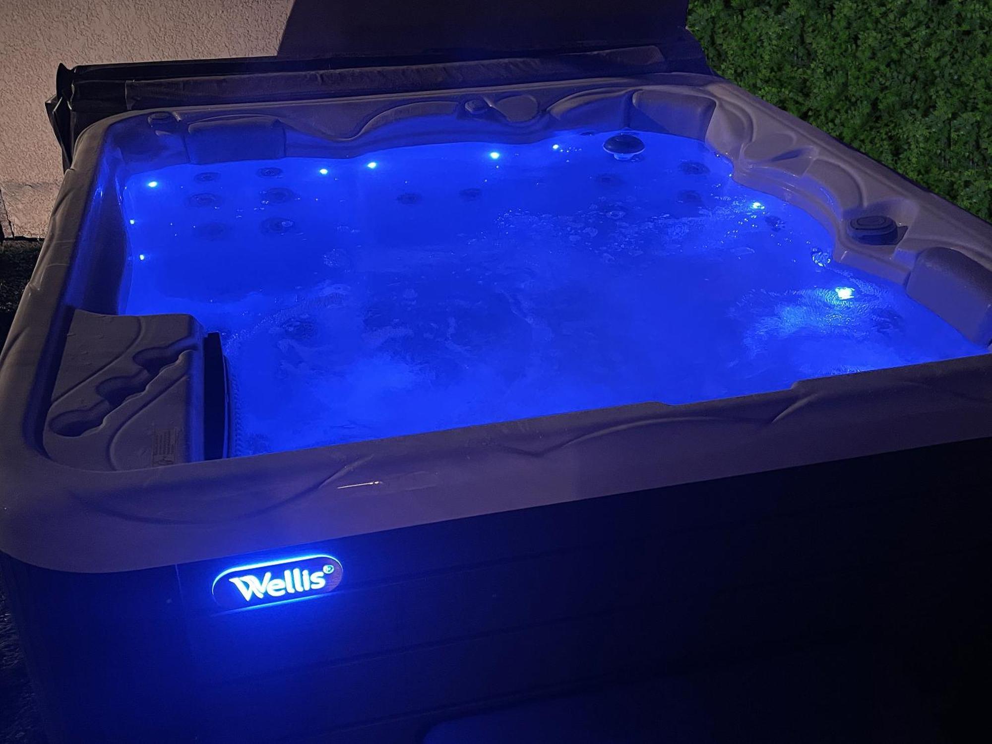 Unique! Jacuzzi Prive 35°C + Cinema Villa Entiere Meyzieu Buitenkant foto